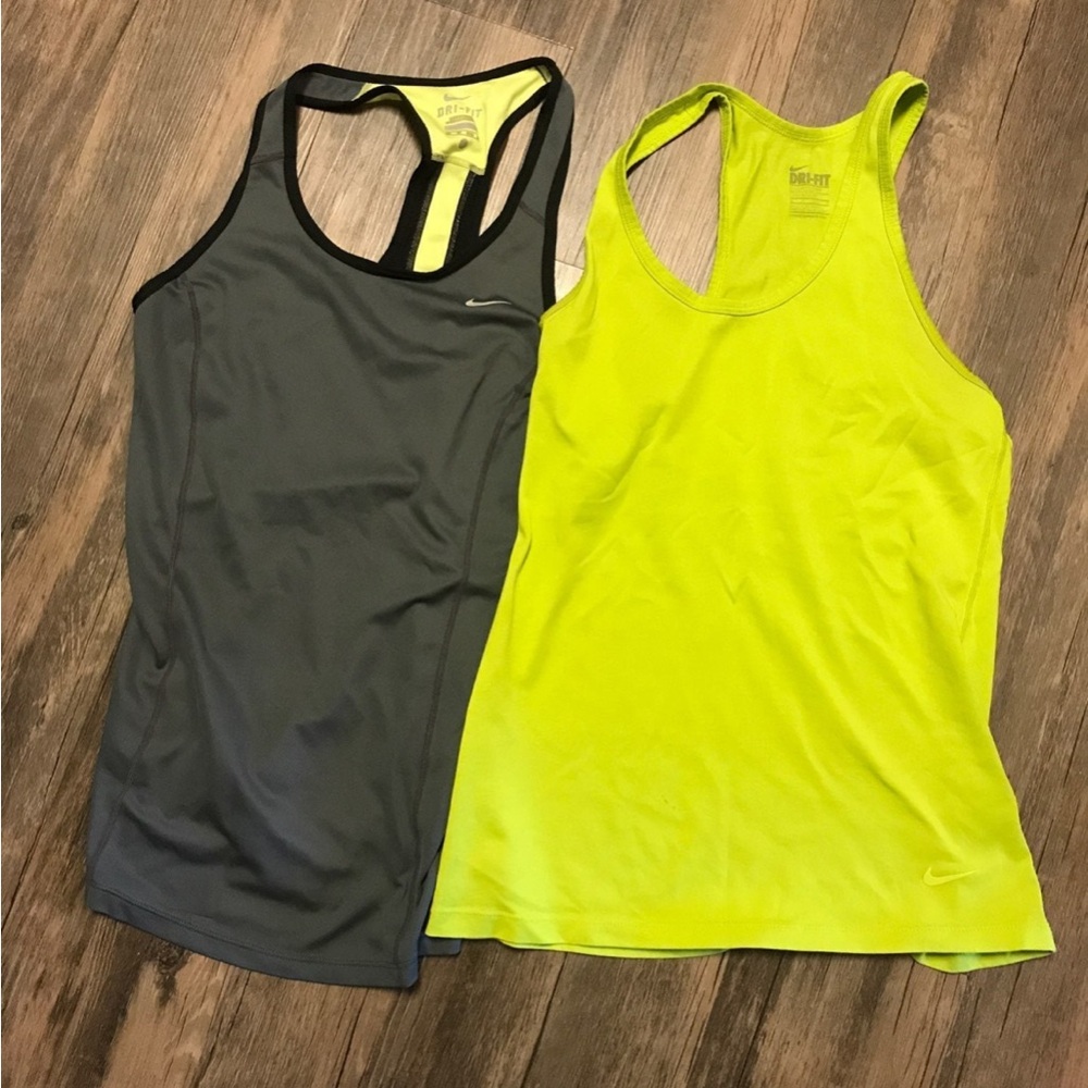Nike tanks xs